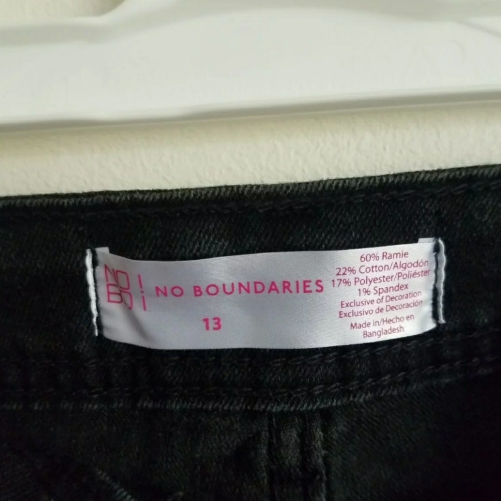 Black jean shorts - Picture 2 of 3